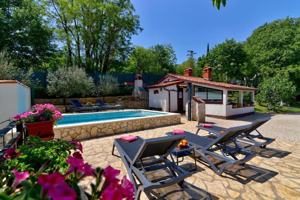 Piccola Casa - A Little Paradise Kršan Buitenkant foto